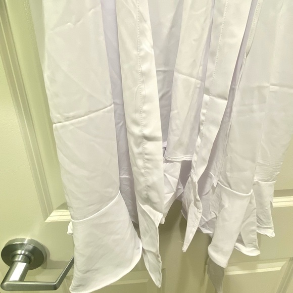 White ruffle robe - Picture 3 of 4